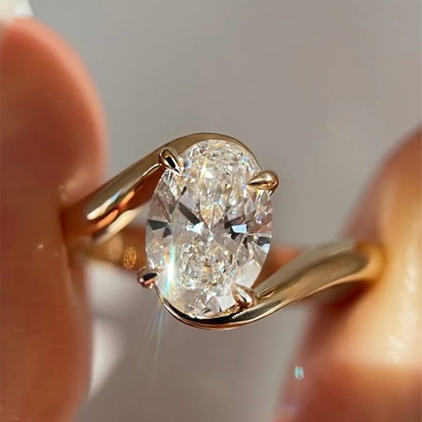 Aurellia Unique Oval Ring Yellow Gold