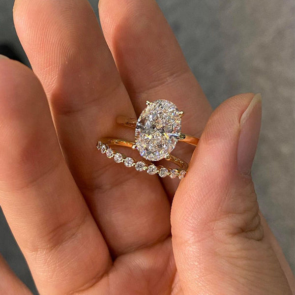 Aurellia Oval Solitaire Set Yellow Gold