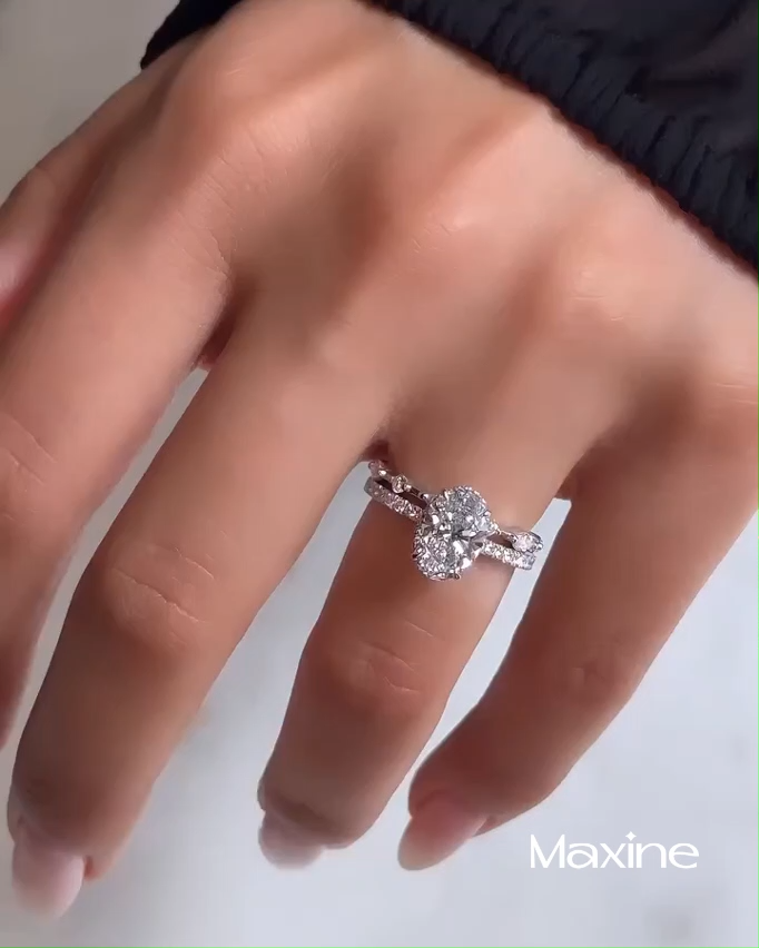 Aurellia Oval Wedding Set Yellow Gold