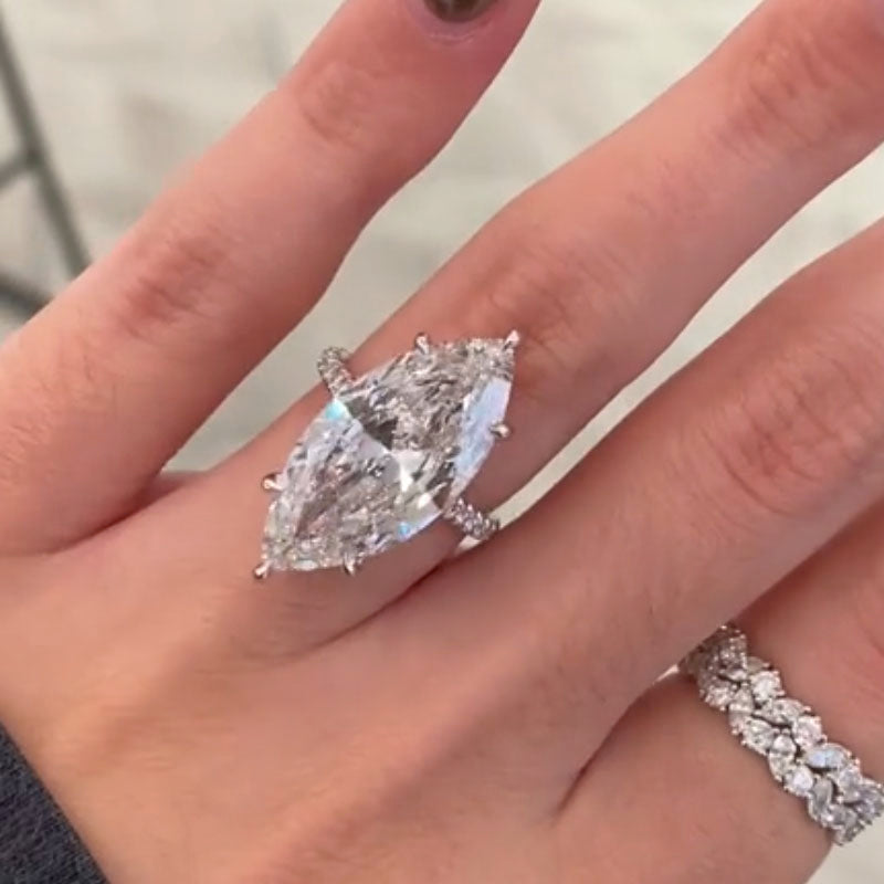 Aurellia Marquise Travel Ring White Gold