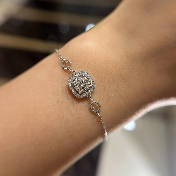 Aurellia Moissanite Halo Design Yellow Gold