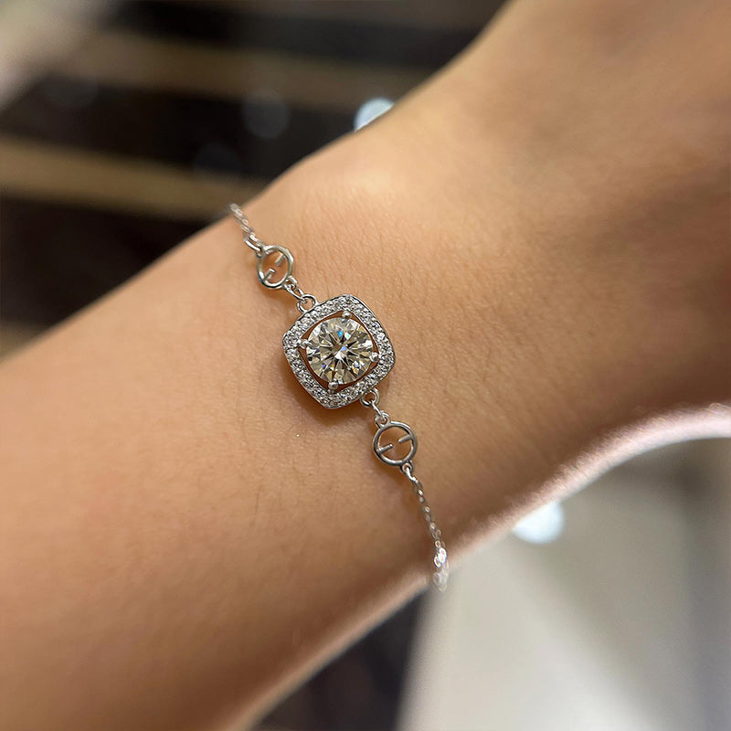 Aurellia Moissanite Halo Design Yellow Gold