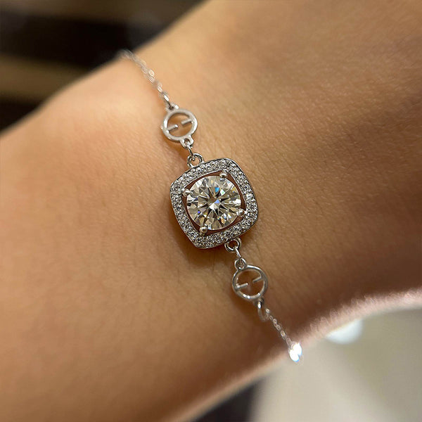 Aurellia Moissanite Halo Design White Gold