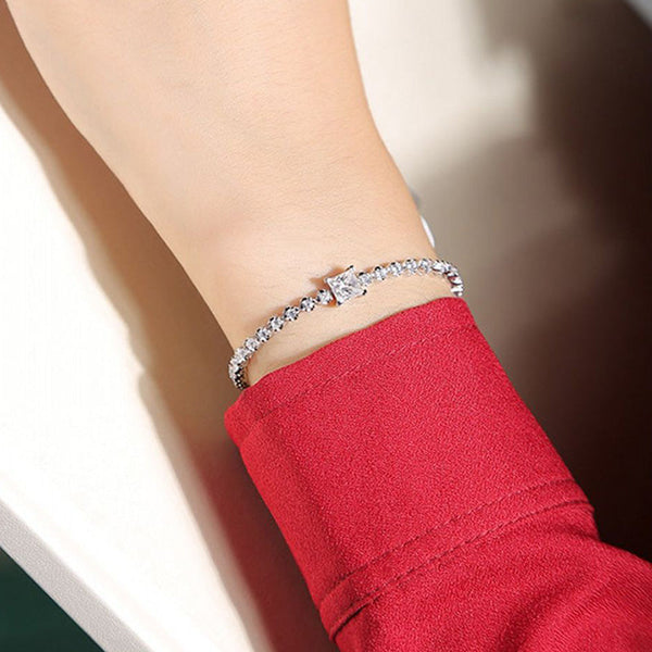 Aurellia Moissanite Princess Bracelet Yellow Gold