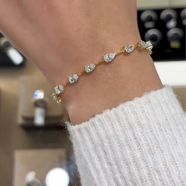 Aurellia Pear 12ct Bracelet White Gold