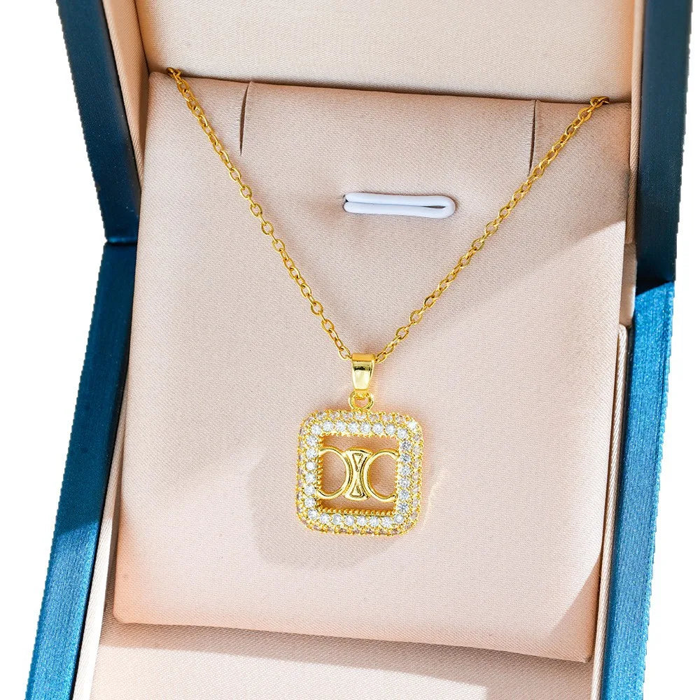 fashionable Women necklace