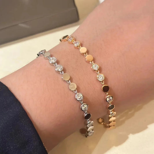 A bracelet resembling a stars