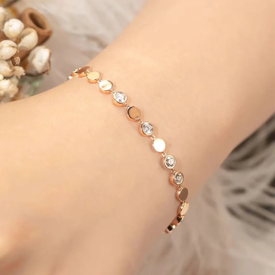 A bracelet resembling a stars